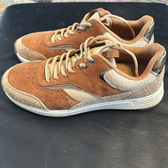 Vionic Nova Brown/Macaroon Nubuck Casual Sneakers - Picture 3 of 12